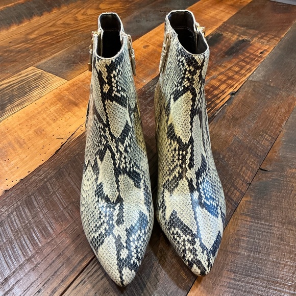 Cole Haan Grand EVA Embossed Leather Snake Print Ankle Boots Women’s 8.5 - Picture 2 of 8